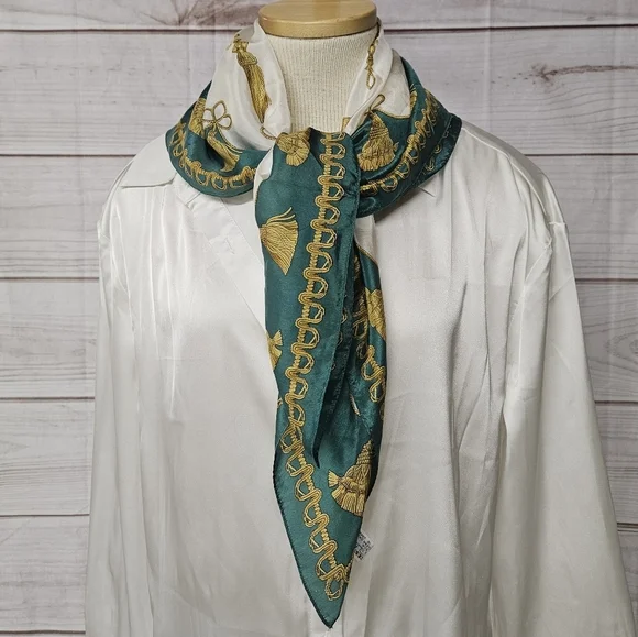 Oscar De La Renta Vintage Silk Scarf In Green White And Yellow - Picture 3 of 12